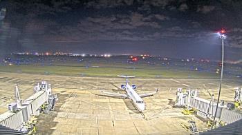 Weather camera view of Lake Charles Rgnl Arpt terminal bldg.