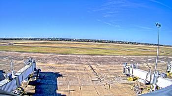 Weather camera view of Lake Charles Rgnl Arpt terminal bldg.