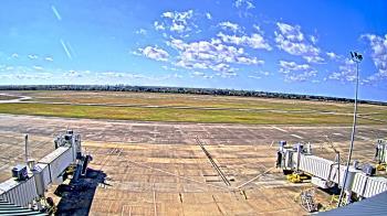 Weather camera view of Lake Charles Rgnl Arpt terminal bldg.