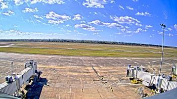 Weather camera view of Lake Charles Rgnl Arpt terminal bldg.