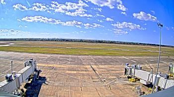Weather camera view of Lake Charles Rgnl Arpt terminal bldg.