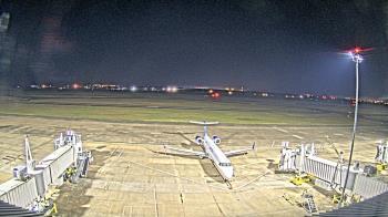 Weather camera view of Lake Charles Rgnl Arpt terminal bldg.