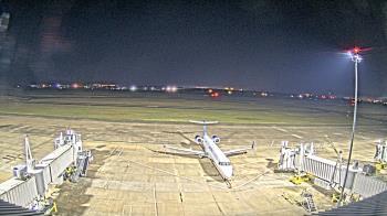 Weather camera view of Lake Charles Rgnl Arpt terminal bldg.