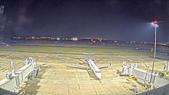 Weather camera view of Lake Charles Rgnl Arpt terminal bldg.