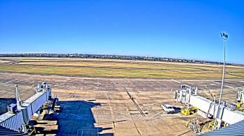 Weather camera view of Lake Charles Rgnl Arpt terminal bldg.