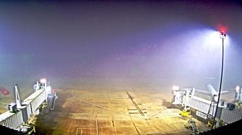 Weather camera view of Lake Charles Rgnl Arpt terminal bldg.
