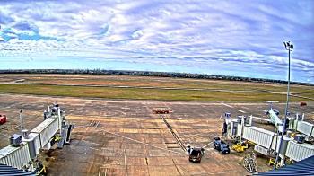 Weather camera view of Lake Charles Rgnl Arpt terminal bldg.