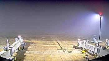 Weather camera view of Lake Charles Rgnl Arpt terminal bldg.