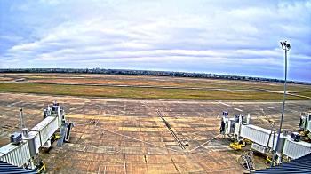 Weather camera view of Lake Charles Rgnl Arpt terminal bldg.