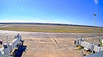 Weather camera view of Lake Charles Rgnl Arpt terminal bldg.