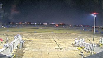 Weather camera view of Lake Charles Rgnl Arpt terminal bldg.