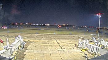 Weather camera view of Lake Charles Rgnl Arpt terminal bldg.