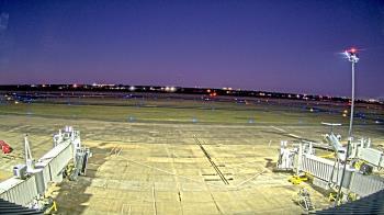 Weather camera view of Lake Charles Rgnl Arpt terminal bldg.