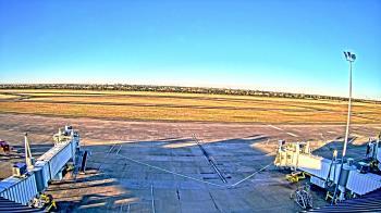 Weather camera view of Lake Charles Rgnl Arpt terminal bldg.