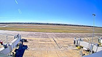 Weather camera view of Lake Charles Rgnl Arpt terminal bldg.