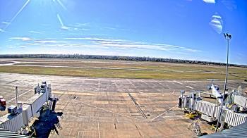 Weather camera view of Lake Charles Rgnl Arpt terminal bldg.