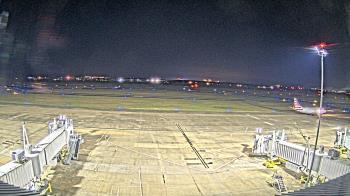 Weather camera view of Lake Charles Rgnl Arpt terminal bldg.