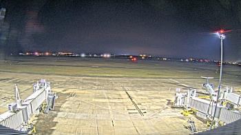 Weather camera view of Lake Charles Rgnl Arpt terminal bldg.