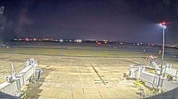 Weather camera view of Lake Charles Rgnl Arpt terminal bldg.