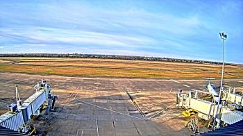 Weather camera view of Lake Charles Rgnl Arpt terminal bldg.