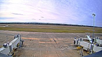 Weather camera view of Lake Charles Rgnl Arpt terminal bldg.