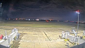 Weather camera view of Lake Charles Rgnl Arpt terminal bldg.