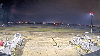 Weather camera view of Lake Charles Rgnl Arpt terminal bldg.