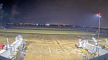 Weather camera view of Lake Charles Rgnl Arpt terminal bldg.