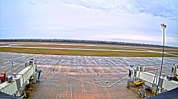 Weather camera view of Lake Charles Rgnl Arpt terminal bldg.