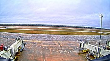 Weather camera view of Lake Charles Rgnl Arpt terminal bldg.