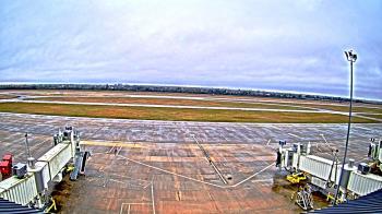 Weather camera view of Lake Charles Rgnl Arpt terminal bldg.