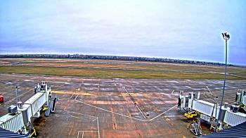 Weather camera view of Lake Charles Rgnl Arpt terminal bldg.