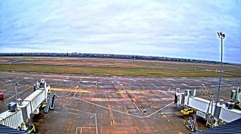 Weather camera view of Lake Charles Rgnl Arpt terminal bldg.