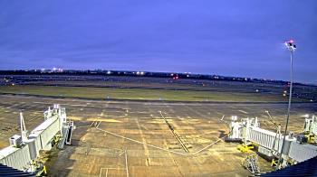 Weather camera view of Lake Charles Rgnl Arpt terminal bldg.