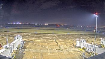 Weather camera view of Lake Charles Rgnl Arpt terminal bldg.