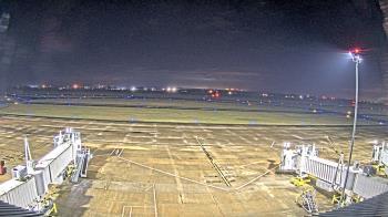 Weather camera view of Lake Charles Rgnl Arpt terminal bldg.