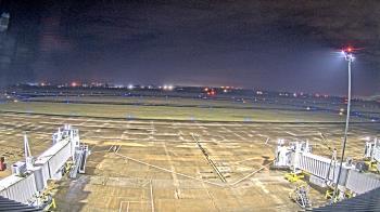 Weather camera view of Lake Charles Rgnl Arpt terminal bldg.