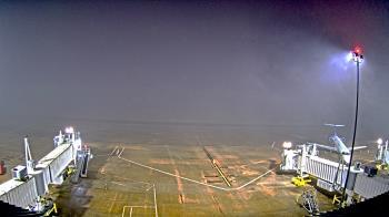 Weather camera view of Lake Charles Rgnl Arpt terminal bldg.