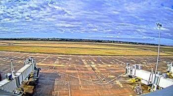 Weather camera view of Lake Charles Rgnl Arpt terminal bldg.