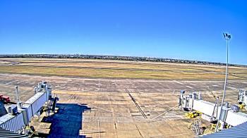 Weather camera view of Lake Charles Rgnl Arpt terminal bldg.