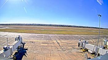 Weather camera view of Lake Charles Rgnl Arpt terminal bldg.