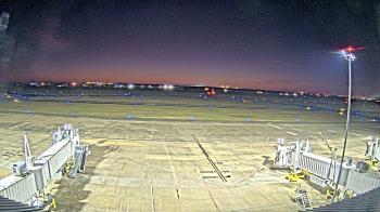 Weather camera view of Lake Charles Rgnl Arpt terminal bldg.