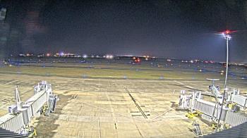 Weather camera view of Lake Charles Rgnl Arpt terminal bldg.