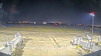 Weather camera view of Lake Charles Rgnl Arpt terminal bldg.