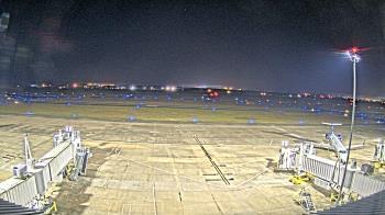 Weather camera view of Lake Charles Rgnl Arpt terminal bldg.