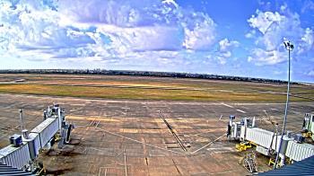 Weather camera view of Lake Charles Rgnl Arpt terminal bldg.