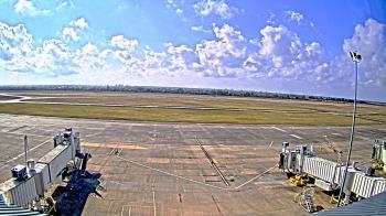 Weather camera view of Lake Charles Rgnl Arpt terminal bldg.