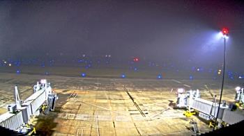 Weather camera view of Lake Charles Rgnl Arpt terminal bldg.