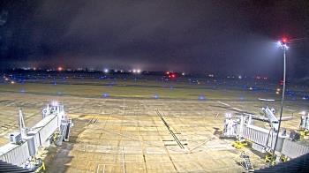Weather camera view of Lake Charles Rgnl Arpt terminal bldg.