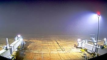 Weather camera view of Lake Charles Rgnl Arpt terminal bldg.